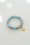 Gold Seashell Bracelet Sky Blue – Studio Product Shot